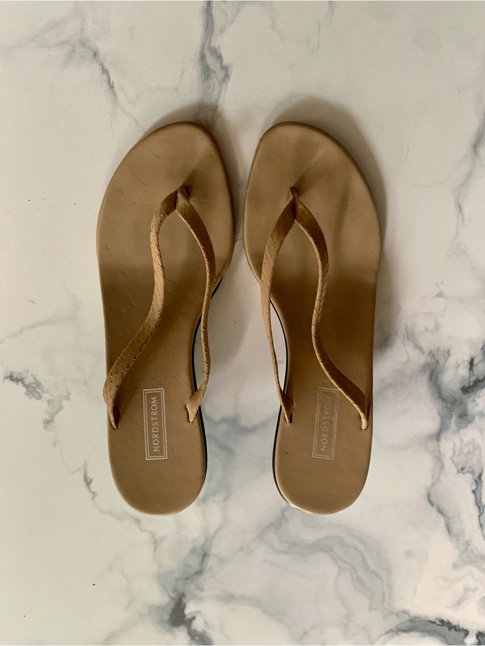 Nordstrom Beige Leather Braided Slip On Thong Kitten Heel Women's Sandals US 8.5